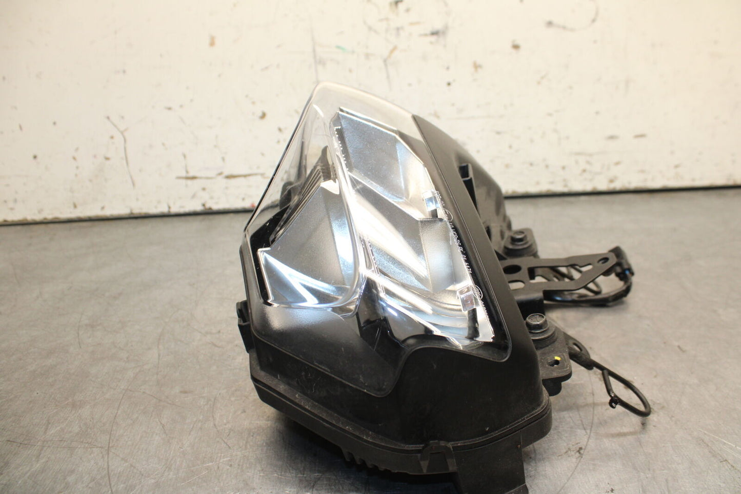 19-22 KAWASAKI Z400 FRONT HEADLIGHT HEAD LIGHT LAMP BB738