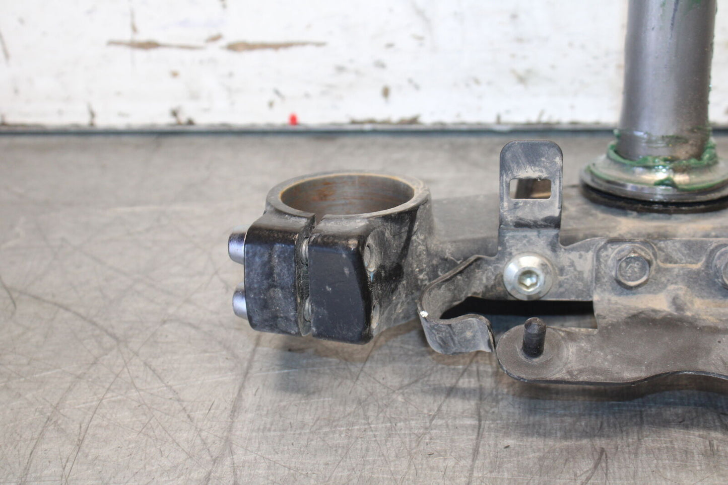 19-22 KAWASAKI Z400 FRONT FORKS CLAMP LOWER TRIPLE TREE STEM BB708
