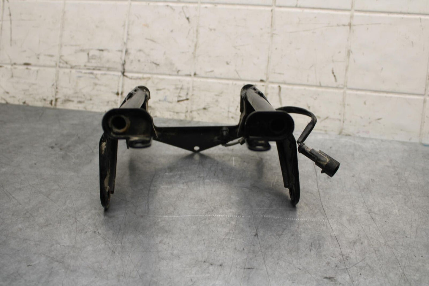 16-17 MOTO GUZZI V7 II HEADLIGHT STAY BRACKET BB57
