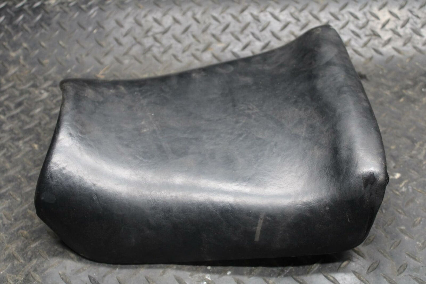 91-92 SUZUKI GSXR750 M FRONT DRIVERS SEAT PAD SADDLE BB213