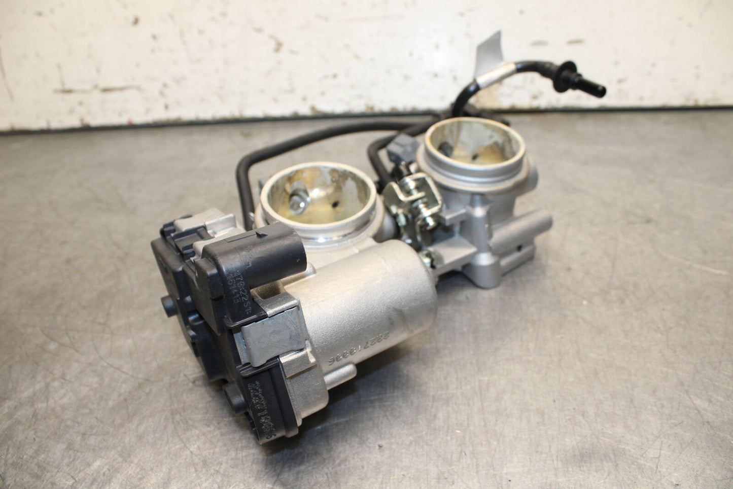 21-24 APRILIA TUONO 660 FACTORY MAIN FUEL INJECTORS / THROTTLE BODIES BB733