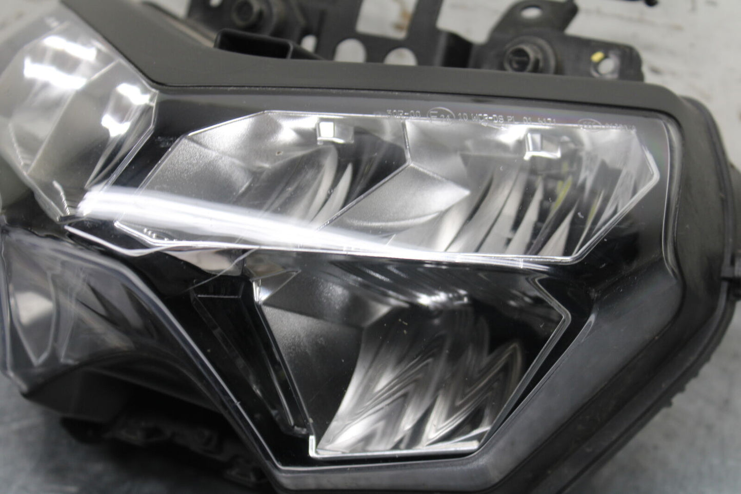 19-22 KAWASAKI Z400 FRONT HEADLIGHT HEAD LIGHT LAMP BB738
