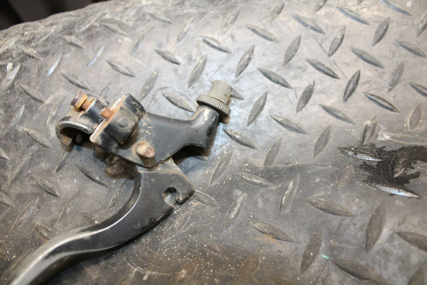 85-86 SUZUKI QUADRACER 250 CLUTCH LEVER PERCH MOUNT BRACKET BB210