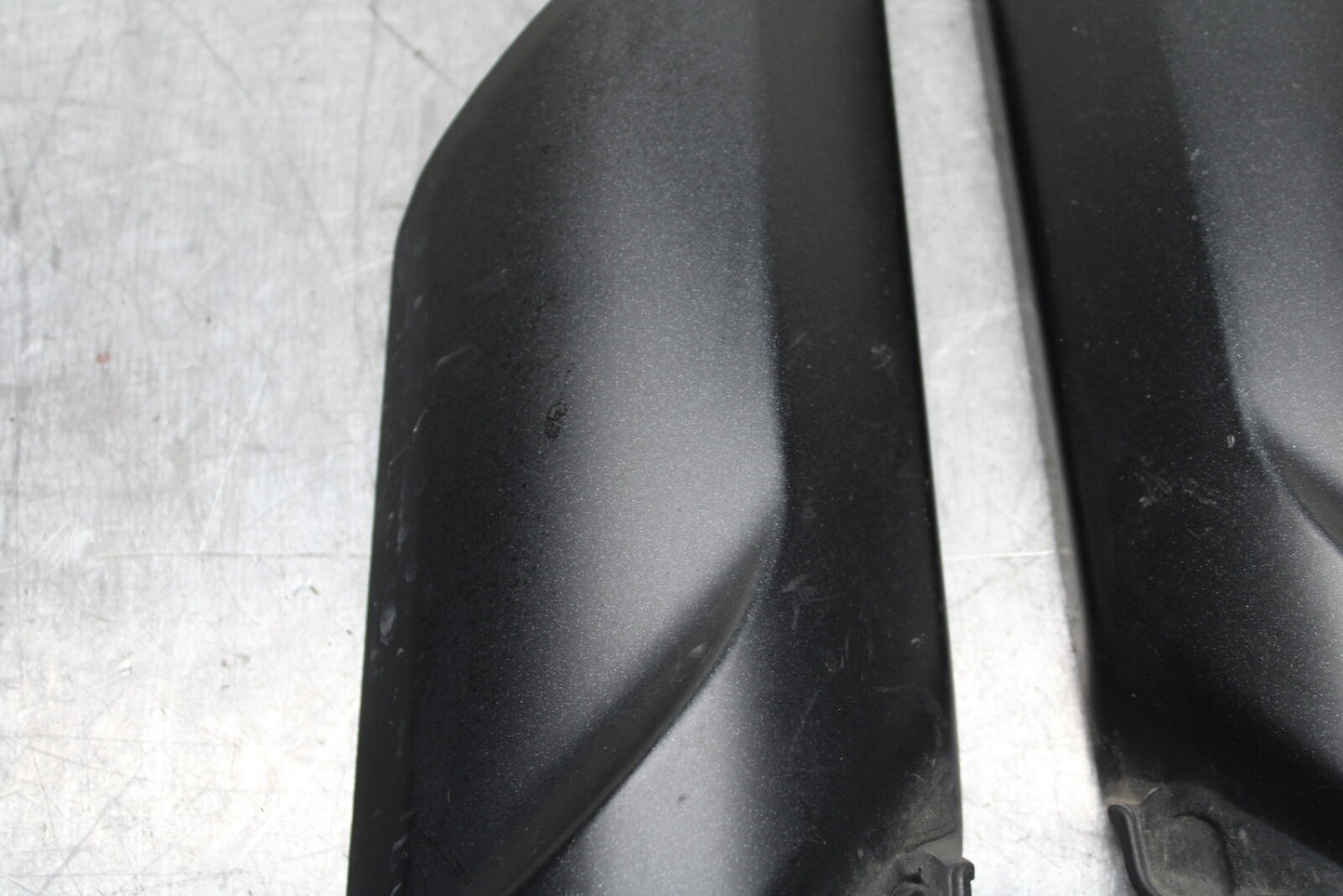 12-17 KAWASAKI ER-6N Z650 FRONT FORK GUARD COVER SET PAIR BB709
