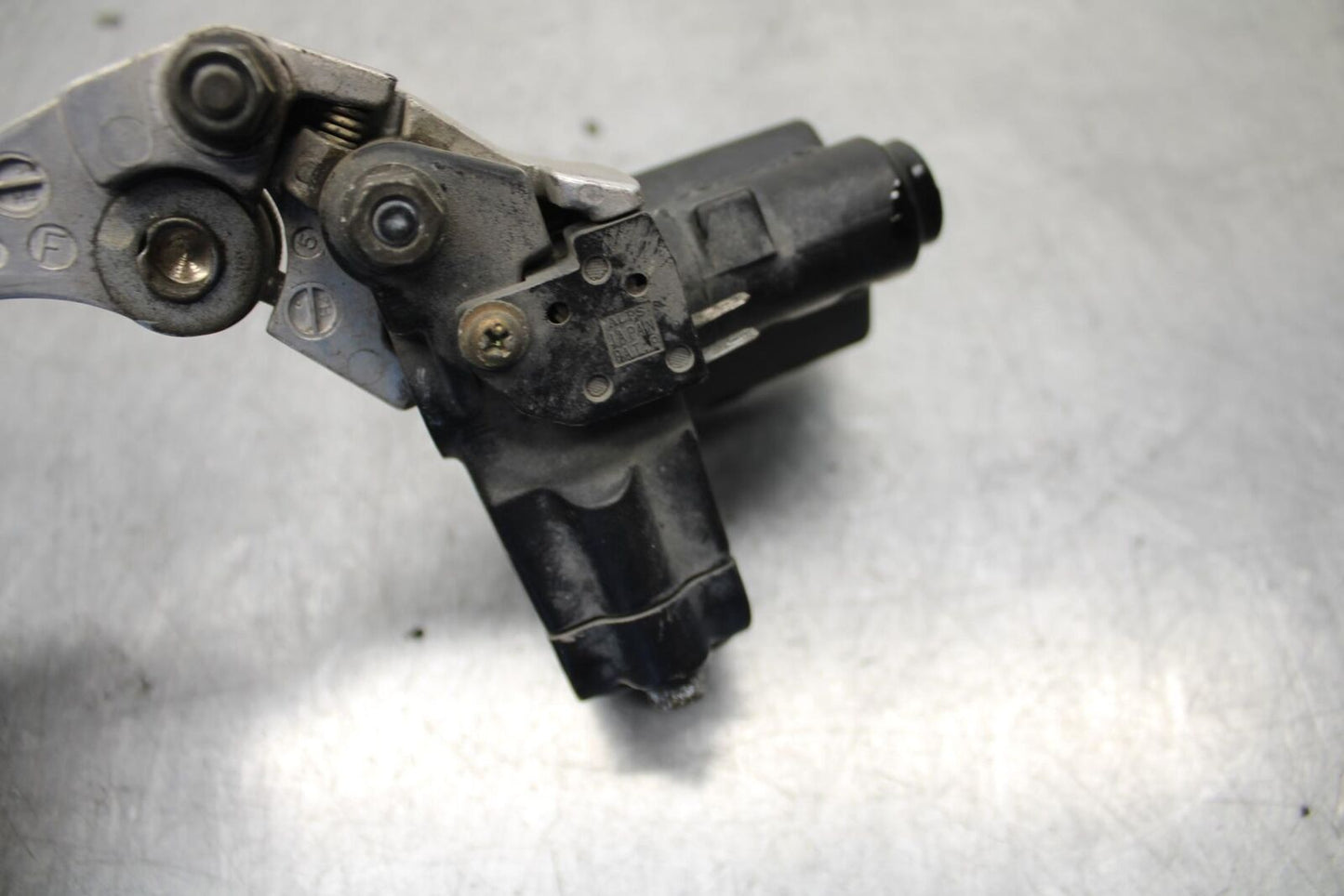 1995 Suzuki RF600R FRONT BRAKE MASTER CYLINDER w/ LEVER BB615