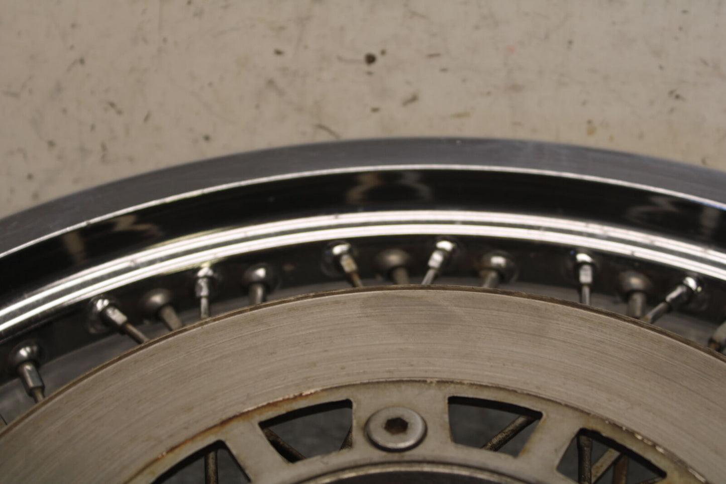 85-86 SUZUKI MADURA 1200 FRONT WEHHEL FRONT RIM BB691