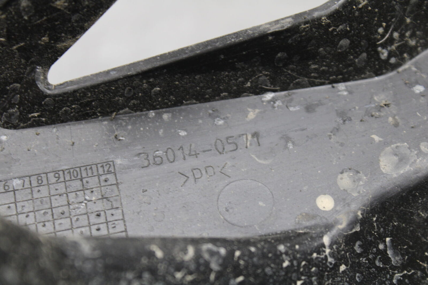 24 KAWASAKI NINJA 500 ABS REAR BACK WHEEL TIRE HUGGER FENDER BB730