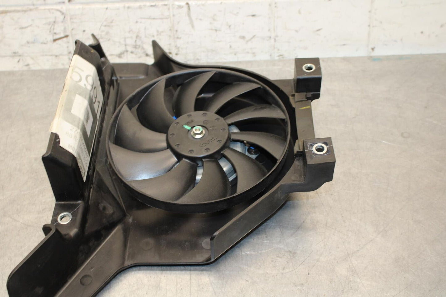 19-22 KAWASAKI Z400 ENGINE RADIATOR COOLING FAN BB70
