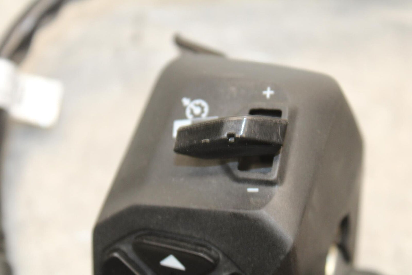 20-23 APRILIA RS660 LEFT CLIP ON HANDLE HORN SIGNALS SWITCH BB643