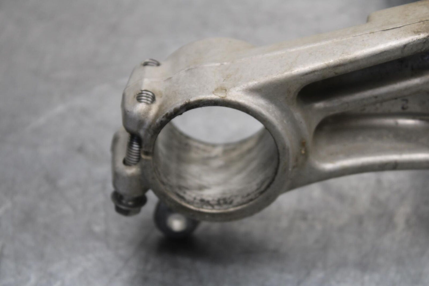 01-03 SUZUKI GSXR600 FRONT FORKS CLAMP LOWER TRIPLE TREE STEM 51410-39F00 BB633