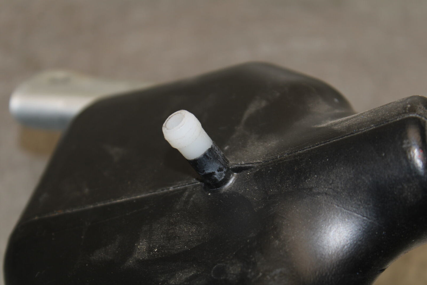 09-11 DUCATI STREETFIGHTER COOLANT WATER TANK RESERVOIR BOTTLE BB705