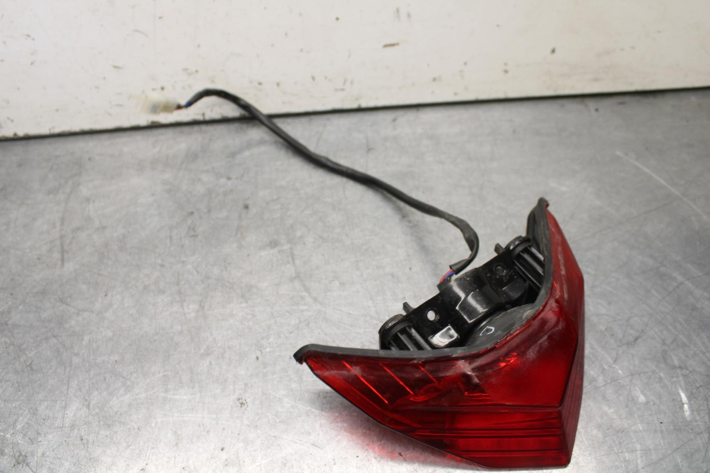 15-16 KAWASAKI EX300 REAR TAIL TAILLIGHT BACK BRAKE LIGHT BB635