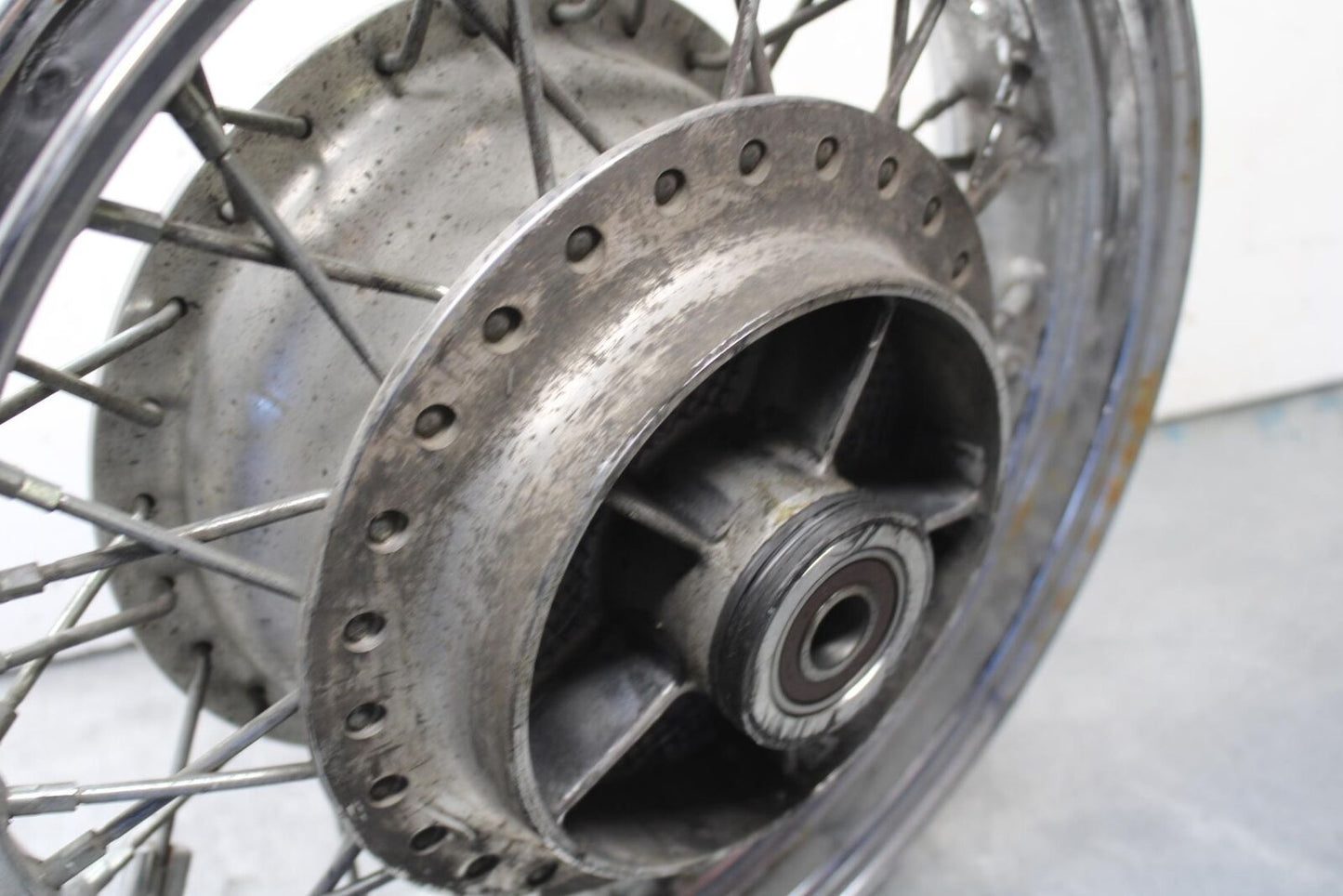 01-02 HONDA SHADOW SPIRIT 750 REAR ROTOR RIM WHEEL 43100-MJ1-832 BB632