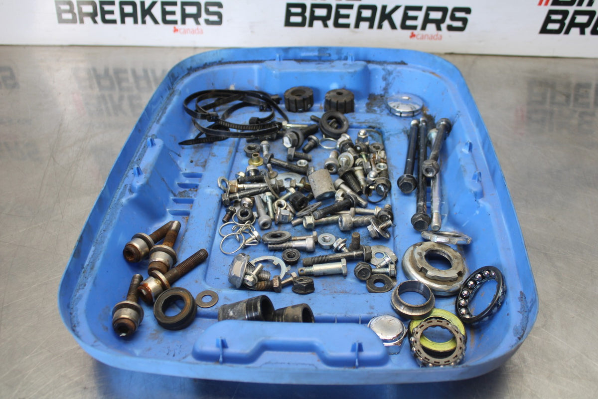 14 HONDA SHADOW 750 VT750C2B LEFTOVER MOUNTING BOLTS HARDWARE SCREWS BB867