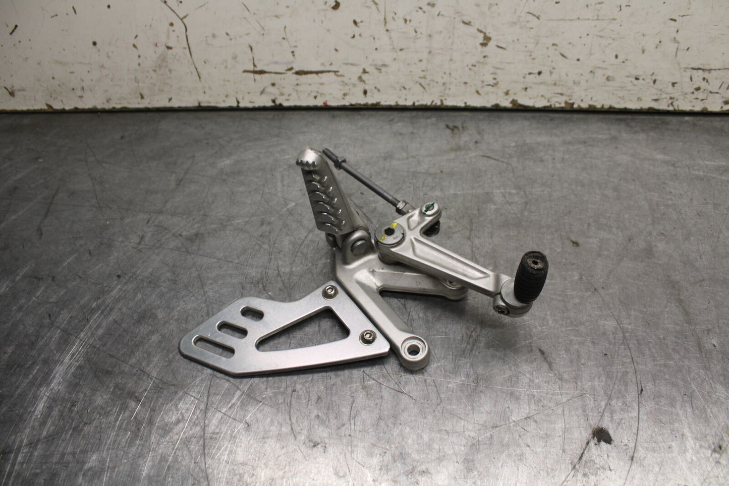 15-19 APRILIA RSV4 RF LEFT REARSET REAR SET DRIVER FOOT PEG REST STOP BB611