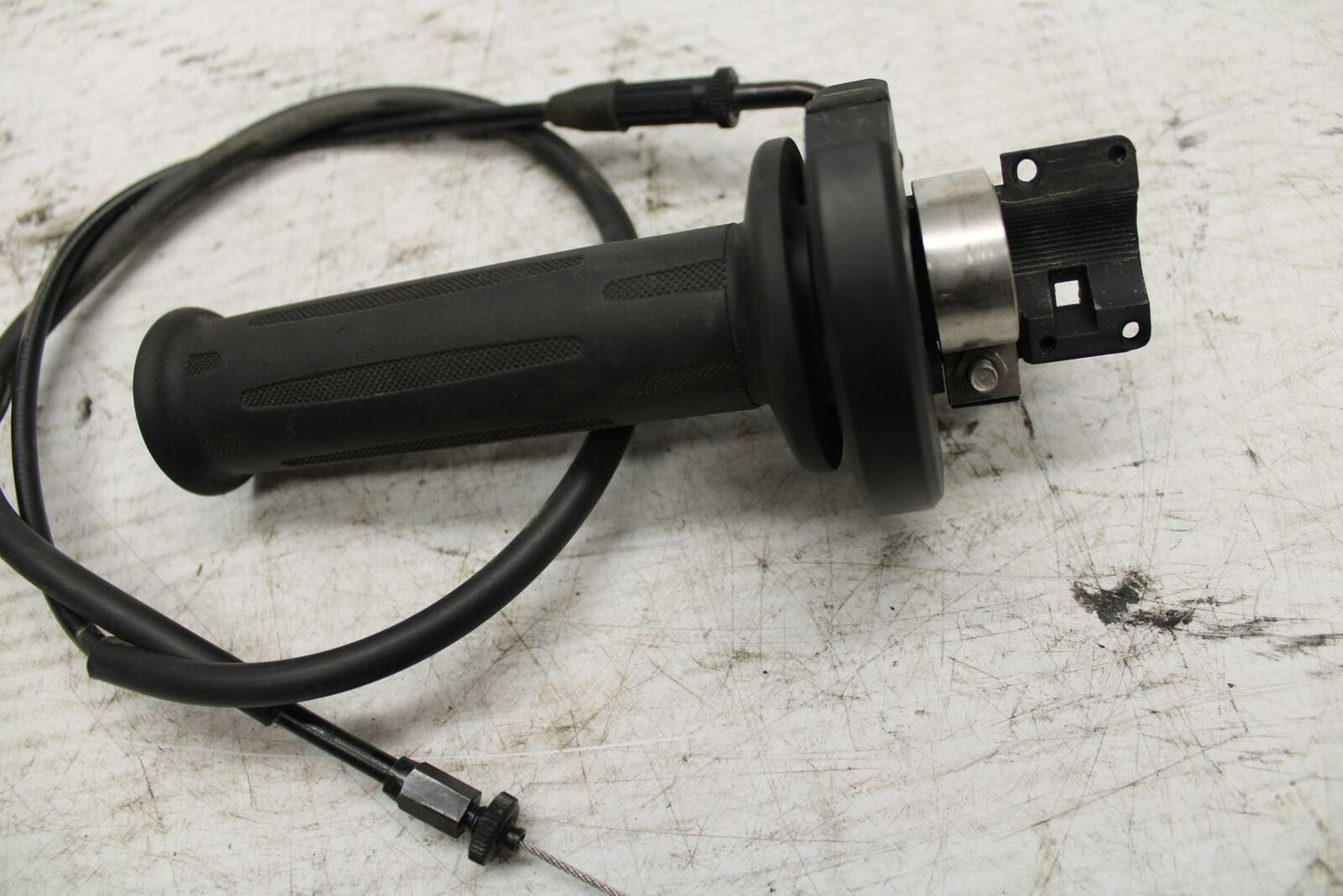 06-12 BMW F800ST THROTTLE CABLE LINE HOUSING GUIDE BB291