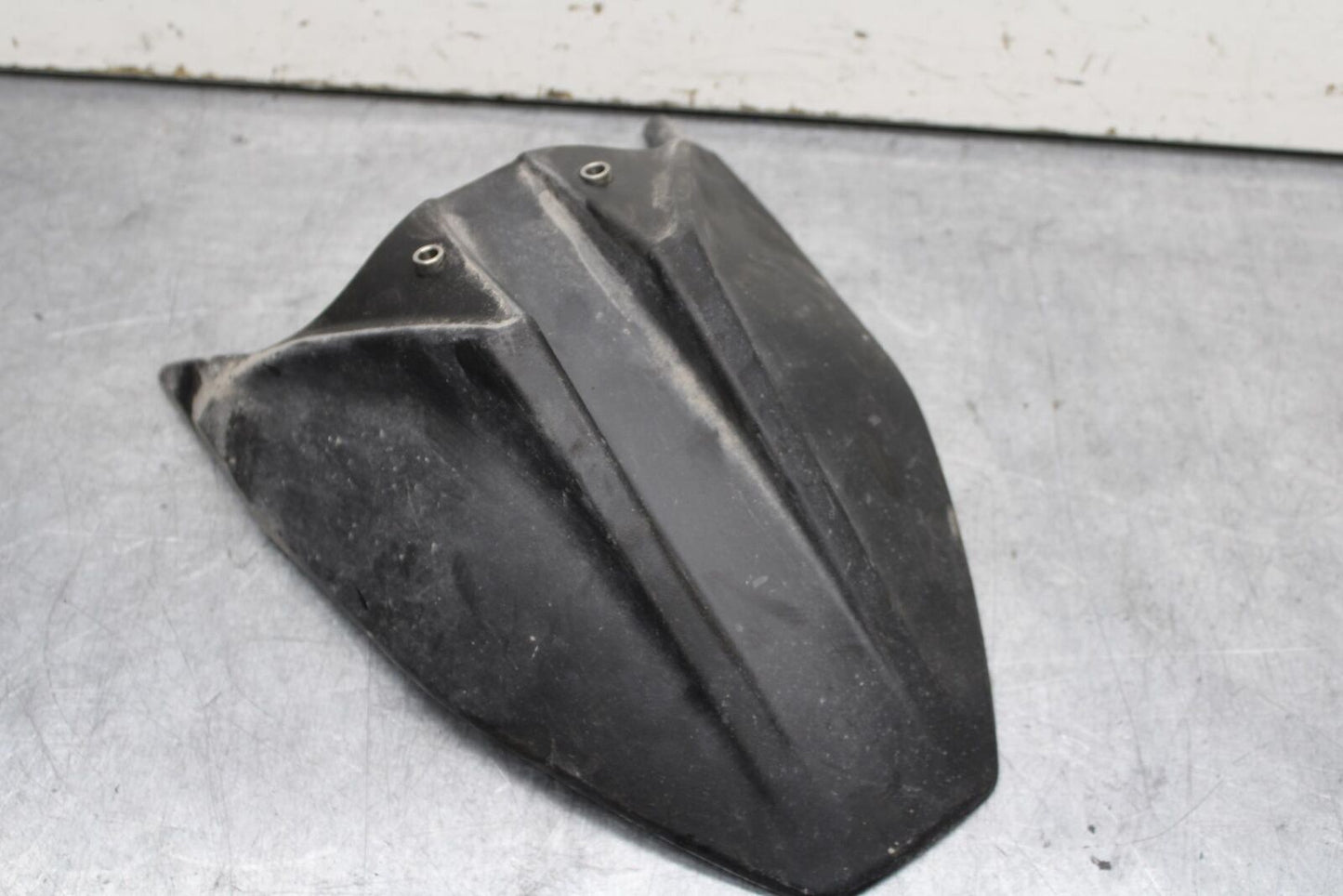 20-24 KTM 890 DUKE R REAR BACK WHEEL TIRE HUGGER FENDER BB627
