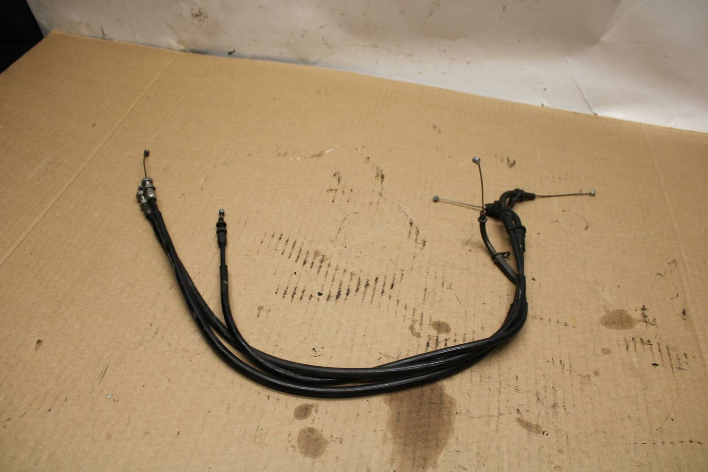 01 SUZUKI GSXR1000 THROTTLE CABLES LINES BB155b