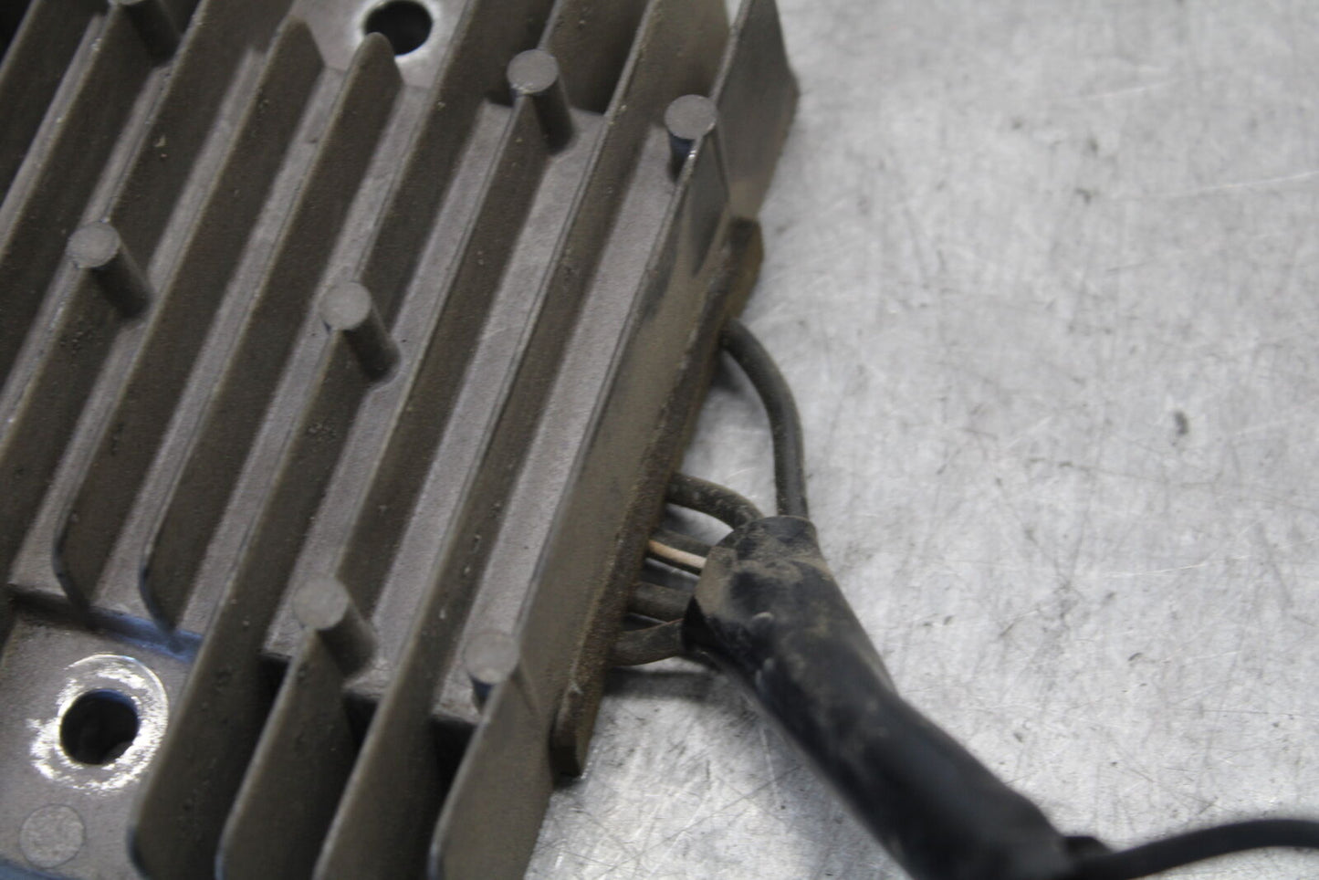 04-05 SUZUKI GSXR600 RECTIFIER VOLTAGE REGULATOR 32800-33E21 BB658