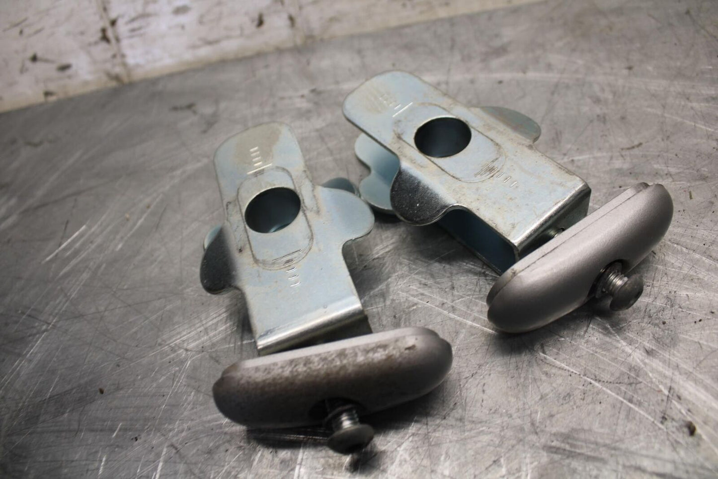 2017 Suzuki SV650 SV650AL7 SWINGARM CHAIN TENSIONER ADJUSTMENT BRACKETS BB511