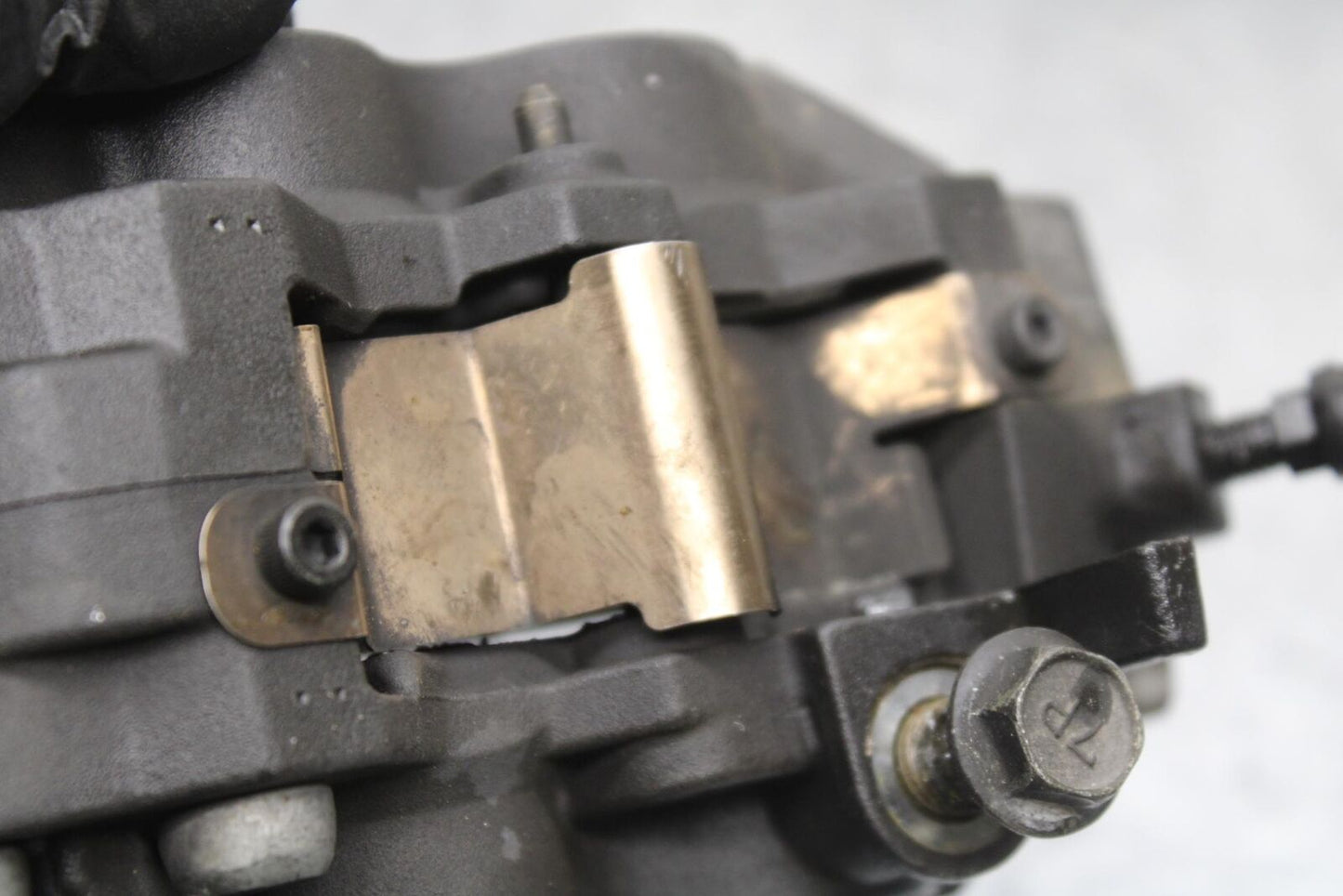 01-03 SUZUKI GSXR600 RIGHT LEFT FRONT BRAKE CALIPER SET PAIR CALIPERS BB633