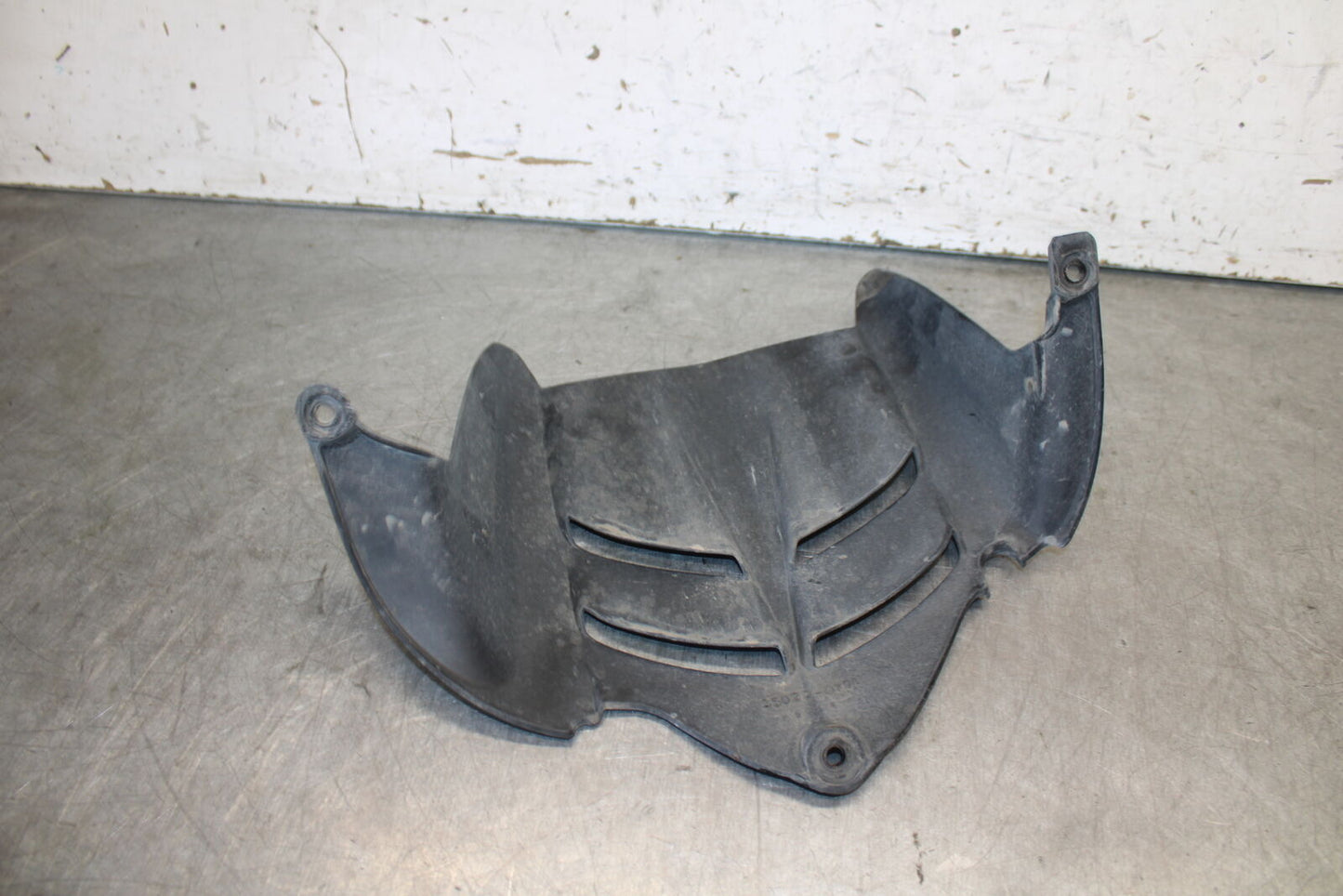 19-23 KAWASAKI NINJA ZX6R REAR BACK WHEEL TIRE HUGGER FENDER BB701