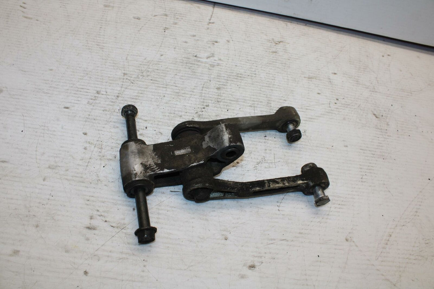 90-07 KAWASAKI ZZR 250 REAR DOGBONE SHOCK LINKAGE LINK BB298