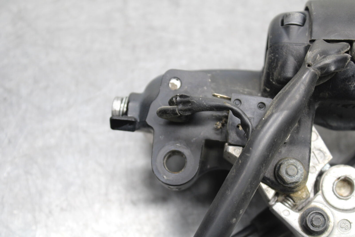 14-16 TRIUMPH AMERICA LT RIGHT CLIP ON HANDLE KILL OFF START SWITCH BB720