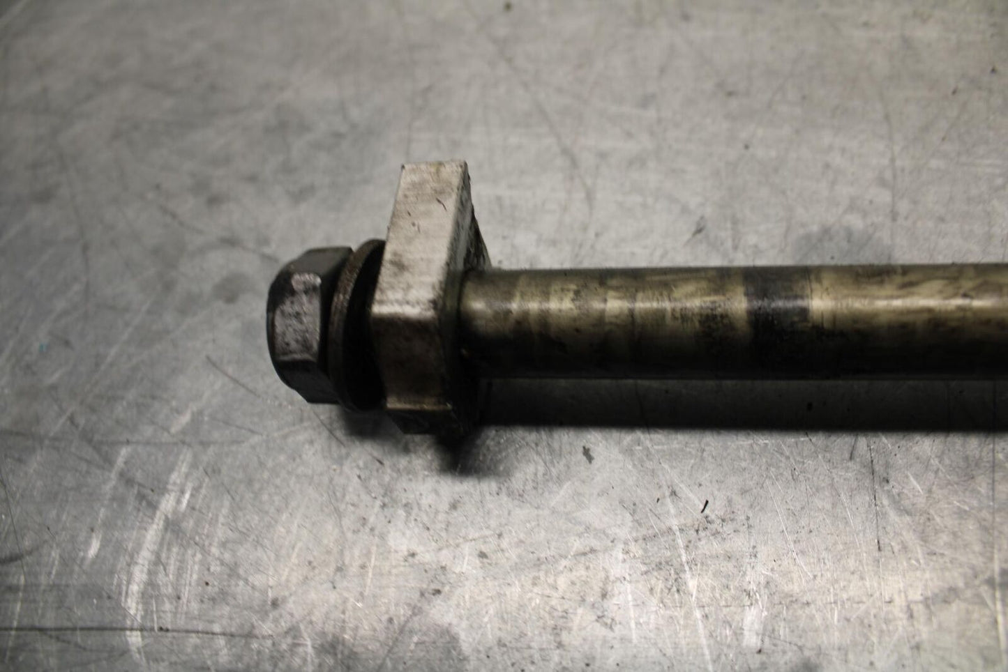 14-15 TRIUMPH STREET TRIPLE R REAR AXLE BACK WHEEL RIM PIVOT BOLT AXEL BB441