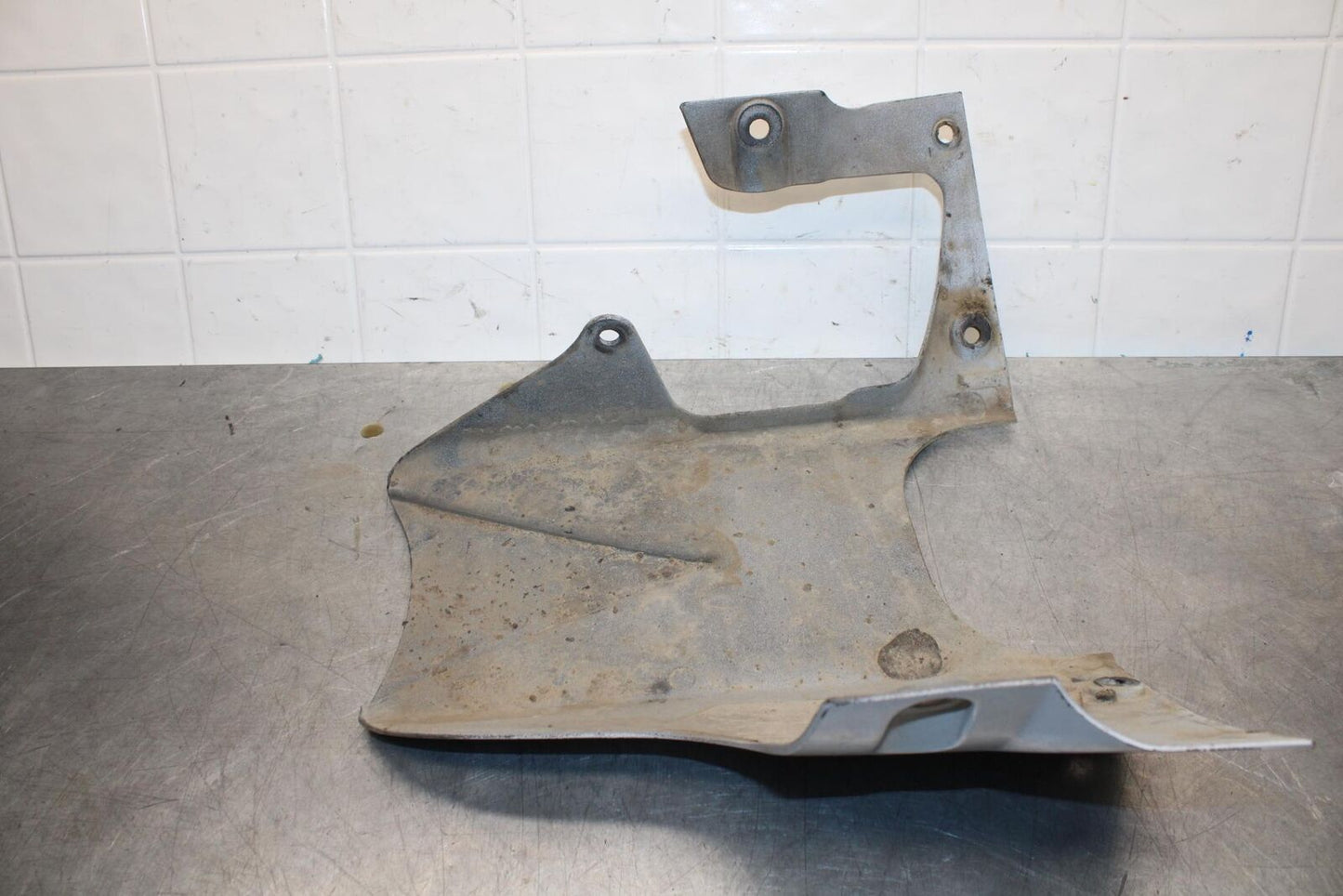 1999 Suzuki GSXR600 LOWER BOTTOM BELLY FAIRING COWL BB580