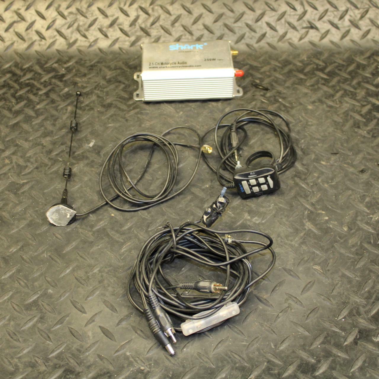 96-03 HONDA VALKYRIE 1500 GL 1500C SHARK RADIO STEREO CONTROL UNIT BB170