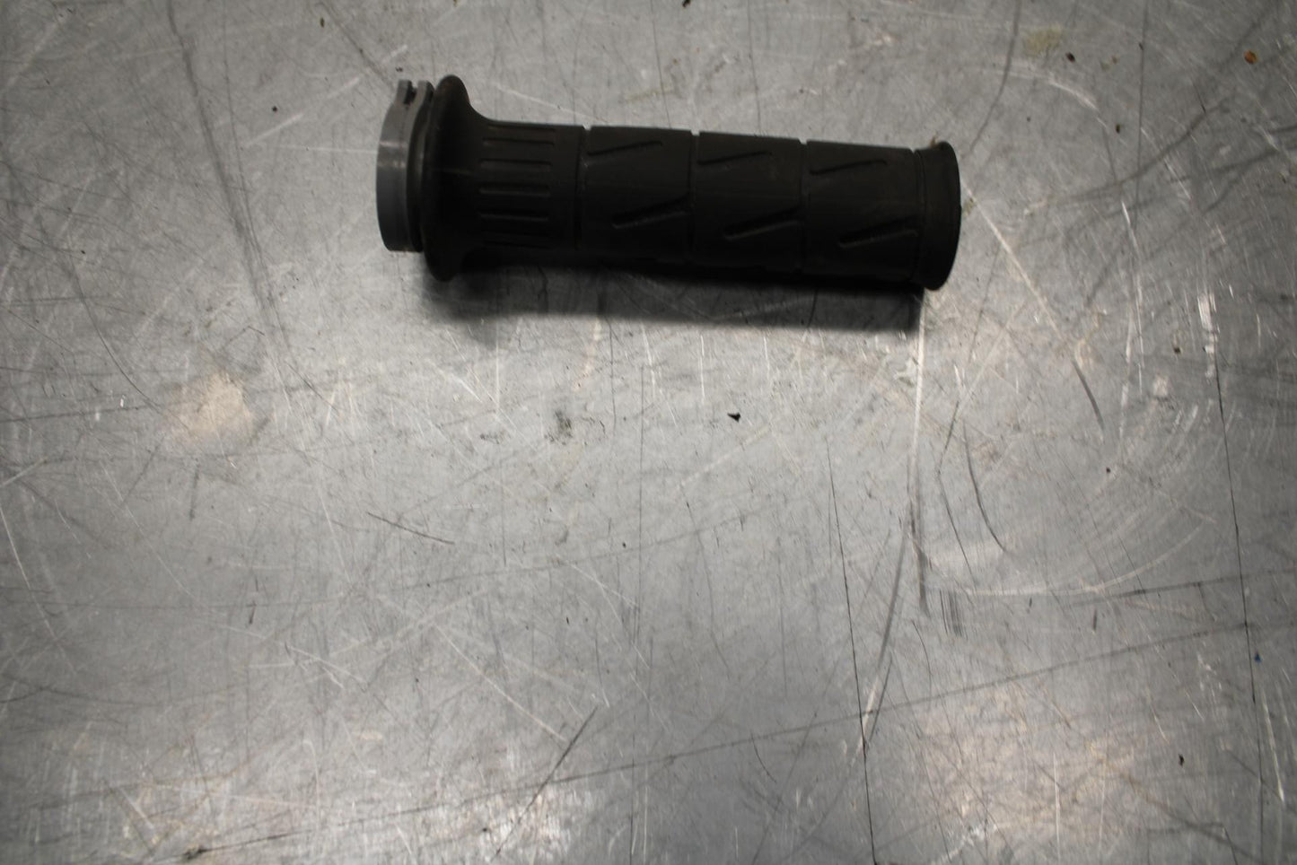 06-07 KAWASAKI NINJA 650R THROTTLE CABLE LINE HOUSING GUIDE BB446