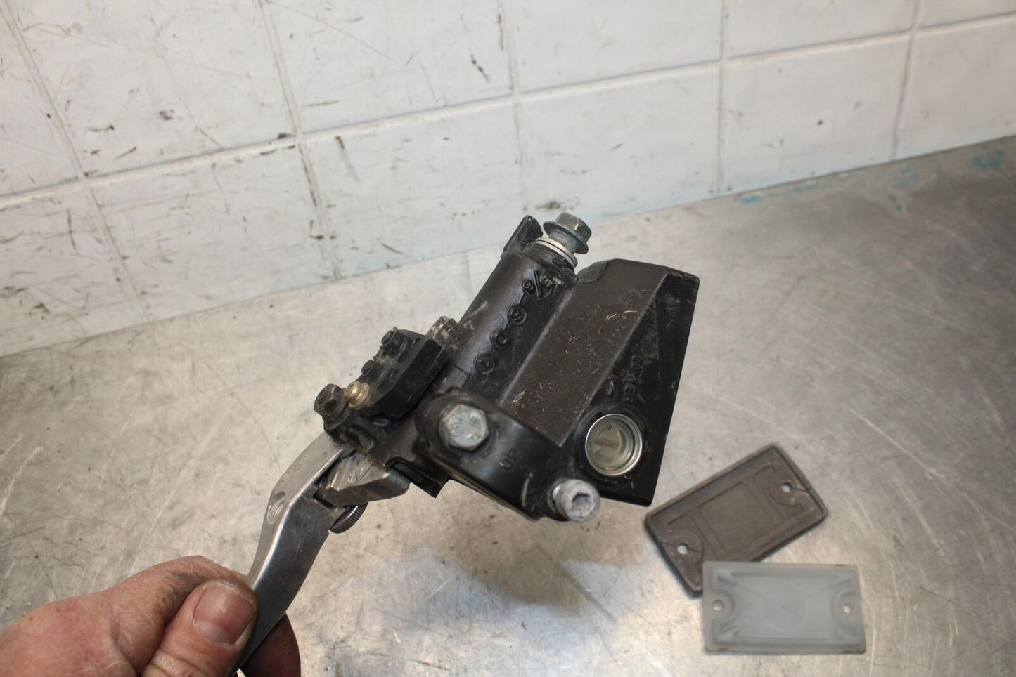 2003 Suzuki Vstrom 1000 DL1000 FRONT BRAKE MASTER CYLINDER w/ LEVER BB07