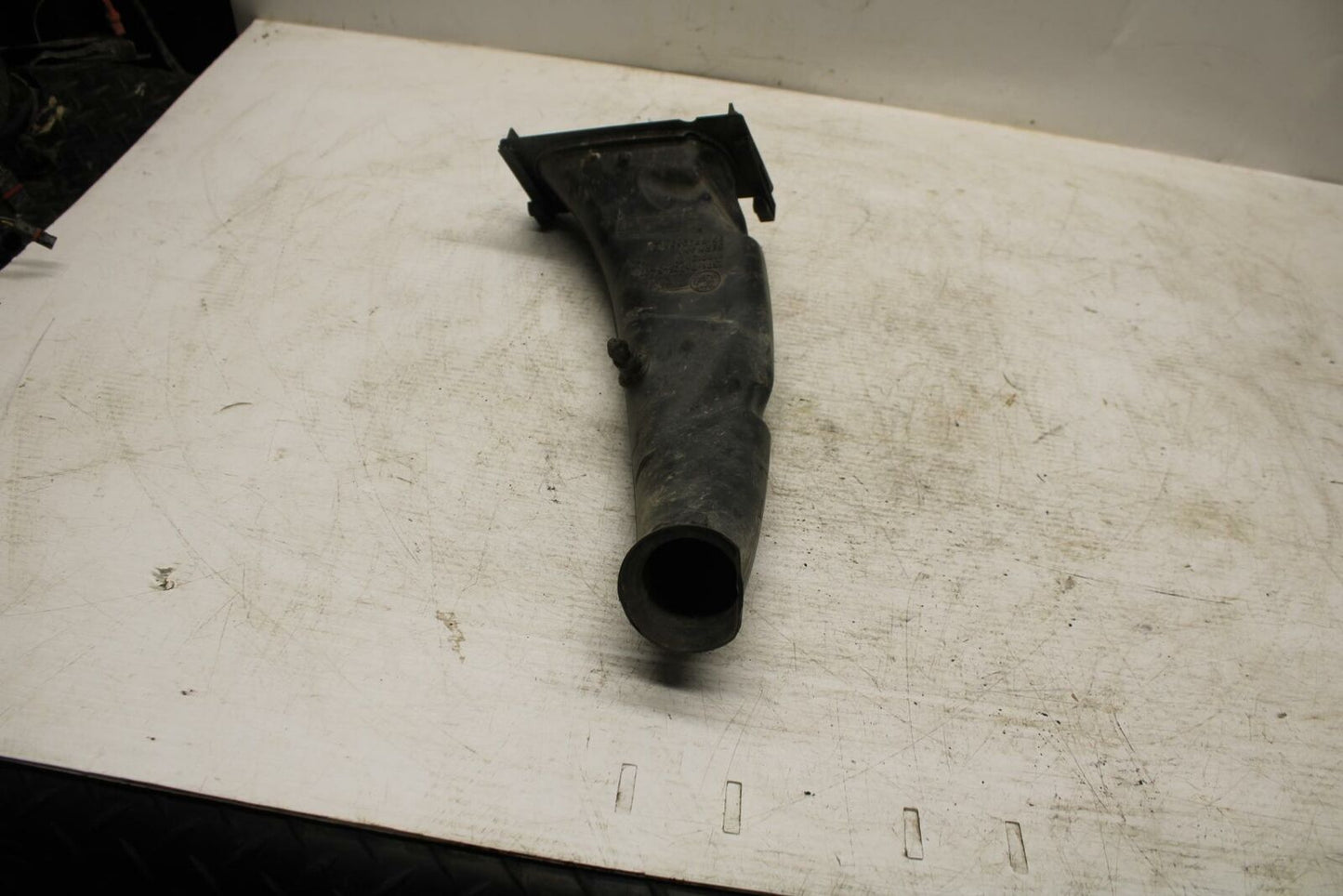 07-13 BMW R1200GS ADVENTURE LEFT RAM AIR INTAKE DUCT TUBE BB368