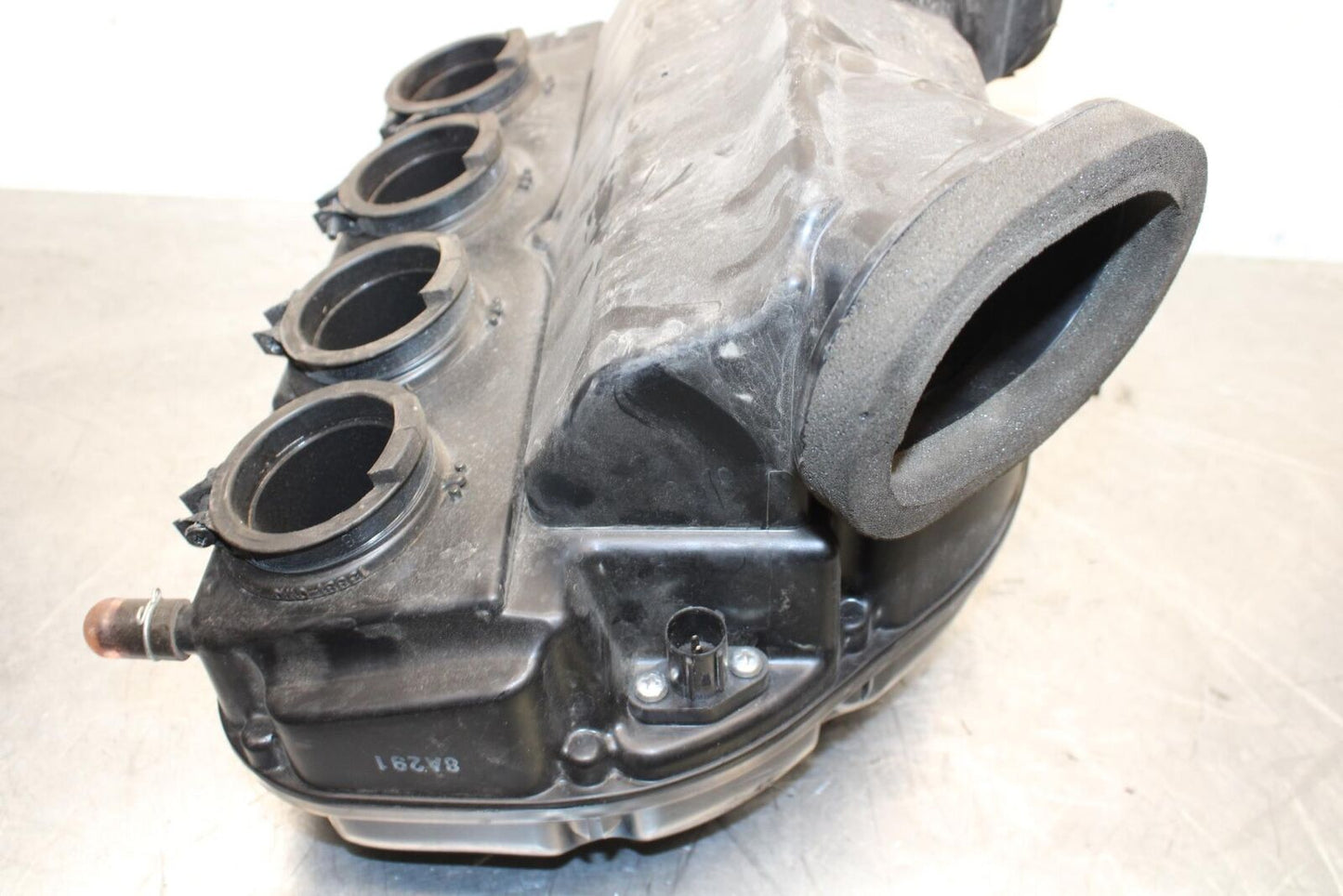 2008 Suzuki GSXR600 AIRBOX AIR INTAKE FILTER BOX 13700-01H10 BB593