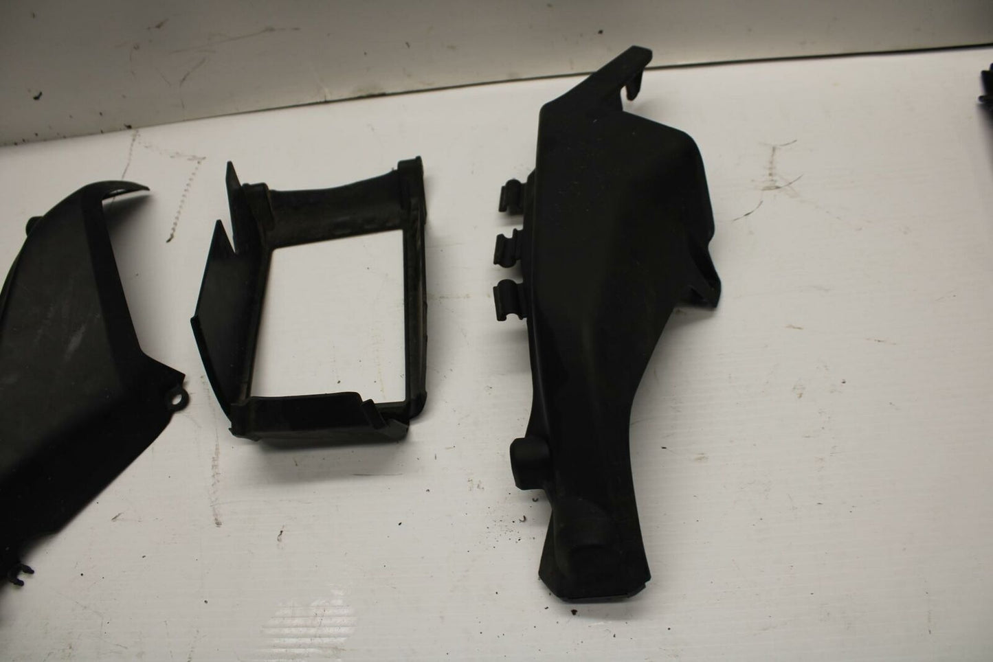 12 DUCATI MONSTER 796 OIL COOLER GRILL GUARD SHROUD BB276