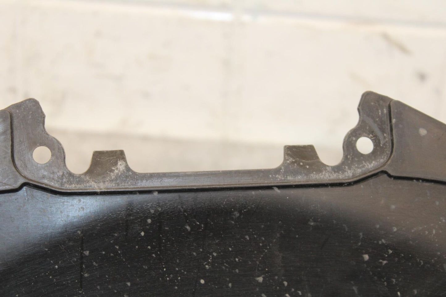 20 SUZUKI GSXR 1000 CENTER UNDER PANEL TRIM COWL BB597