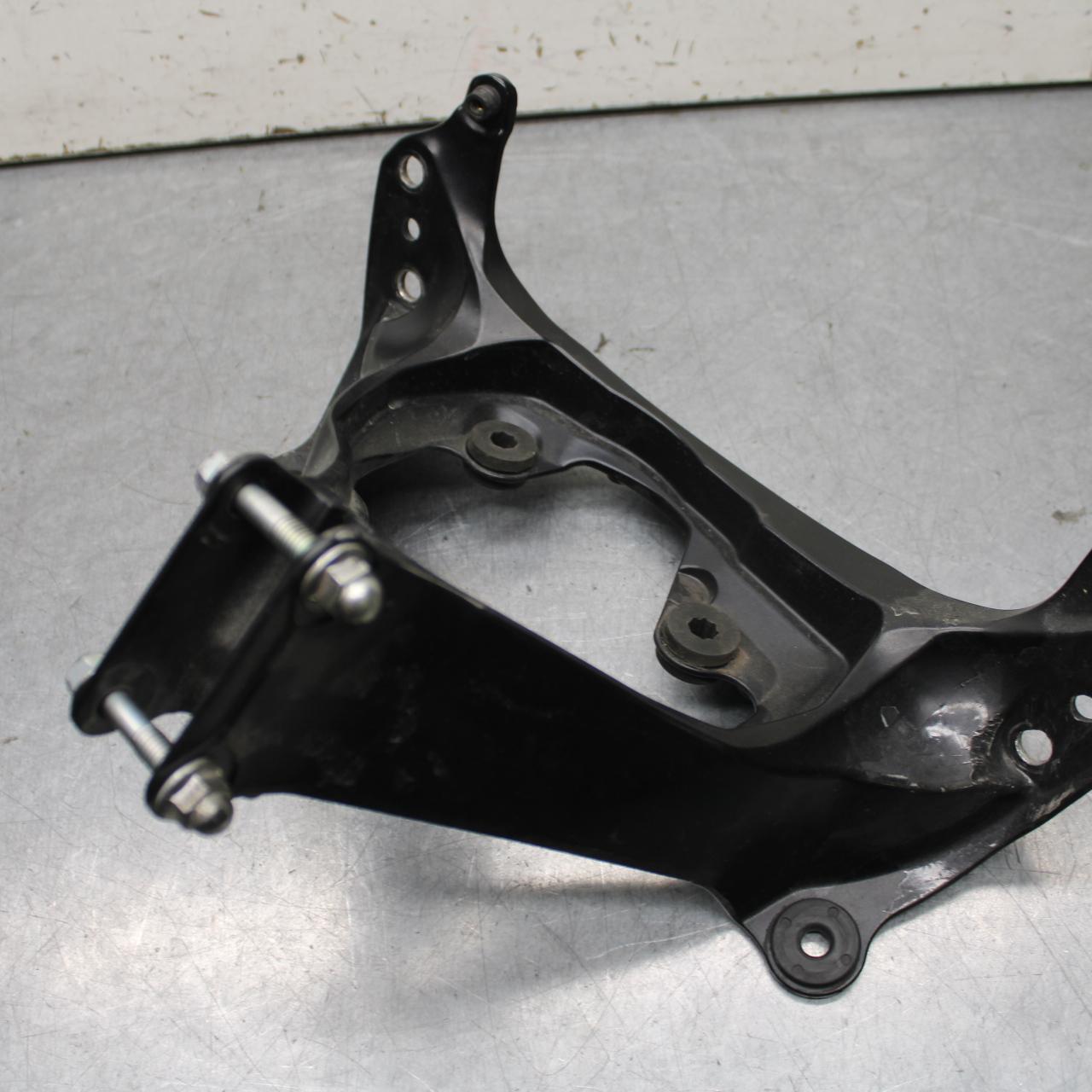 06-07 SUZUKI GSXR750 UPPER FAIRING MIRROR GAUGES STAY BRACKET 94511-01H00 BB645