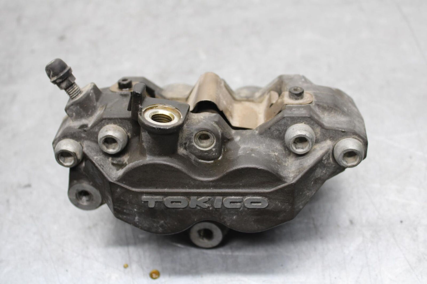 2001 Suzuki GSXR600 RIGHT LEFT FRONT BRAKE CALIPER SET PAIR CALIPERS BB59