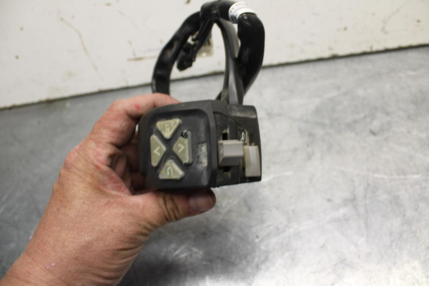 16-18 KTM 690 DUKE LEFT CLIP ON HANDLE HORN SIGNALS SWITCH SWITCHES BB631