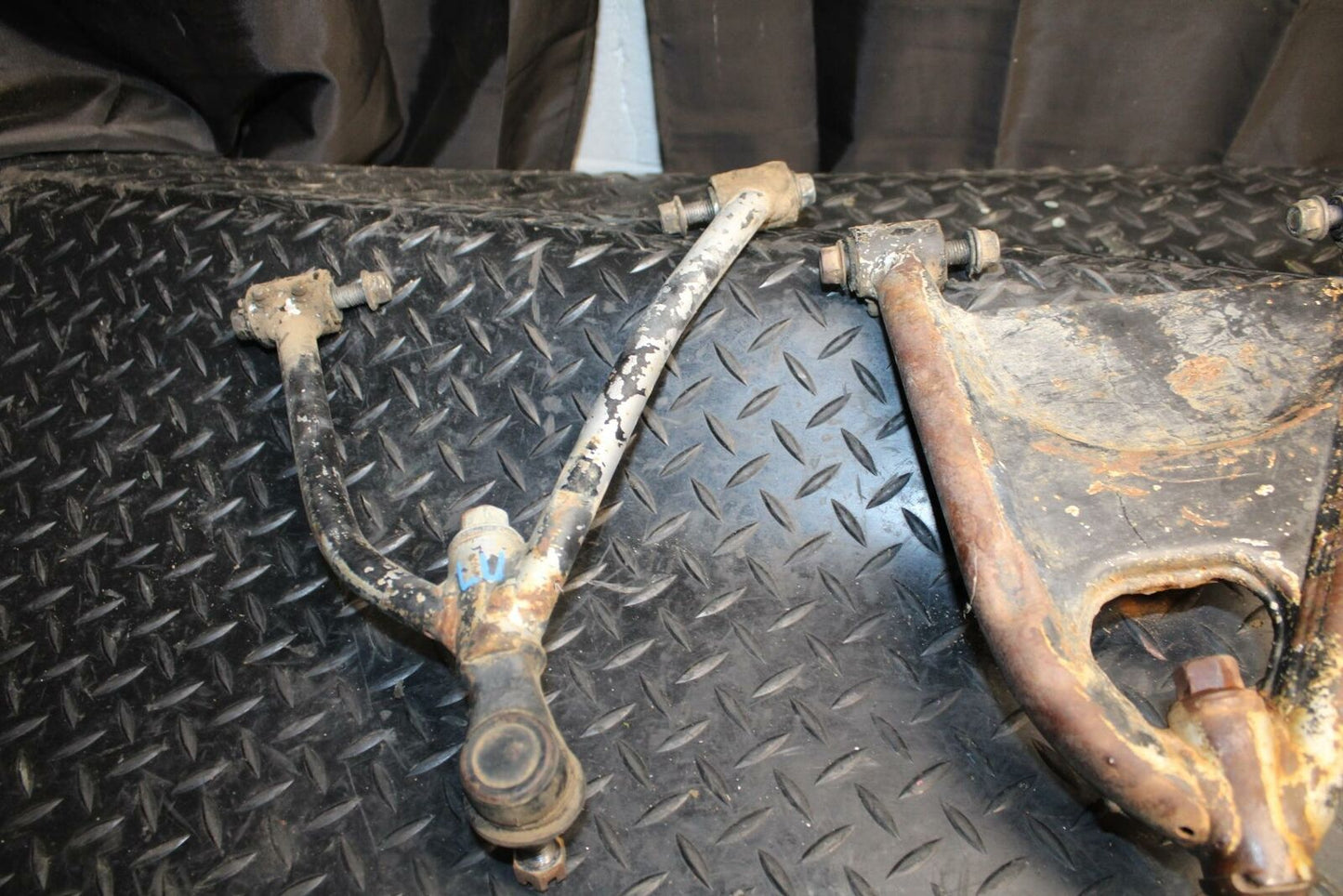 85-86 SUZUKI QUADRACER 250 FRONT RIGHT LEFT A ARM SET BB210