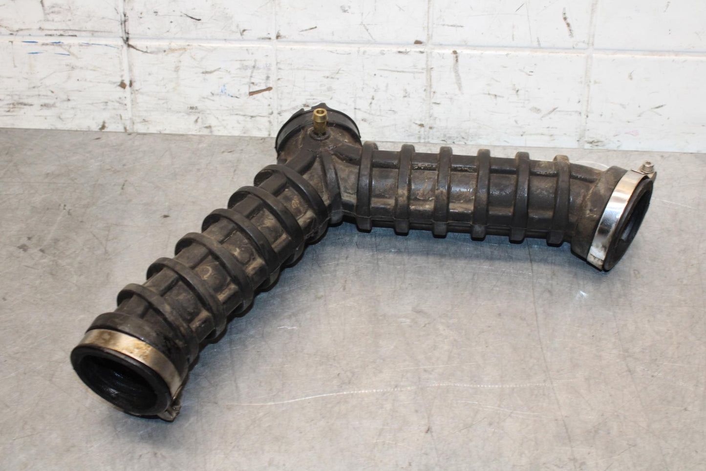 16-17 MOTO GUZZI V7 II AIRBOX INTAKE BOOT BB57