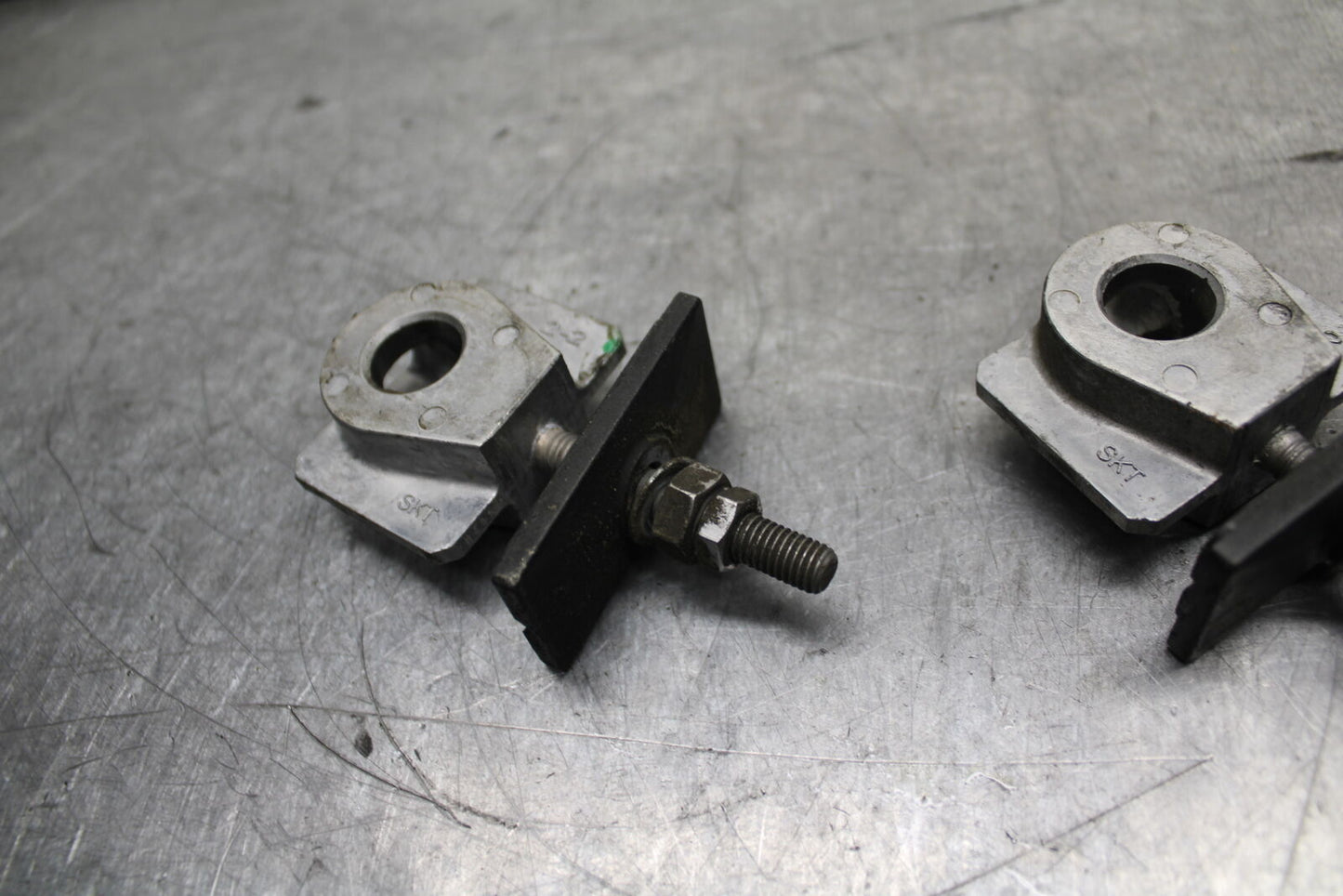 24 KAWASAKI NINJA 500 ABS SWINGARM CHAIN TENSIONER ADJUSTMENT BRACKETS BB744