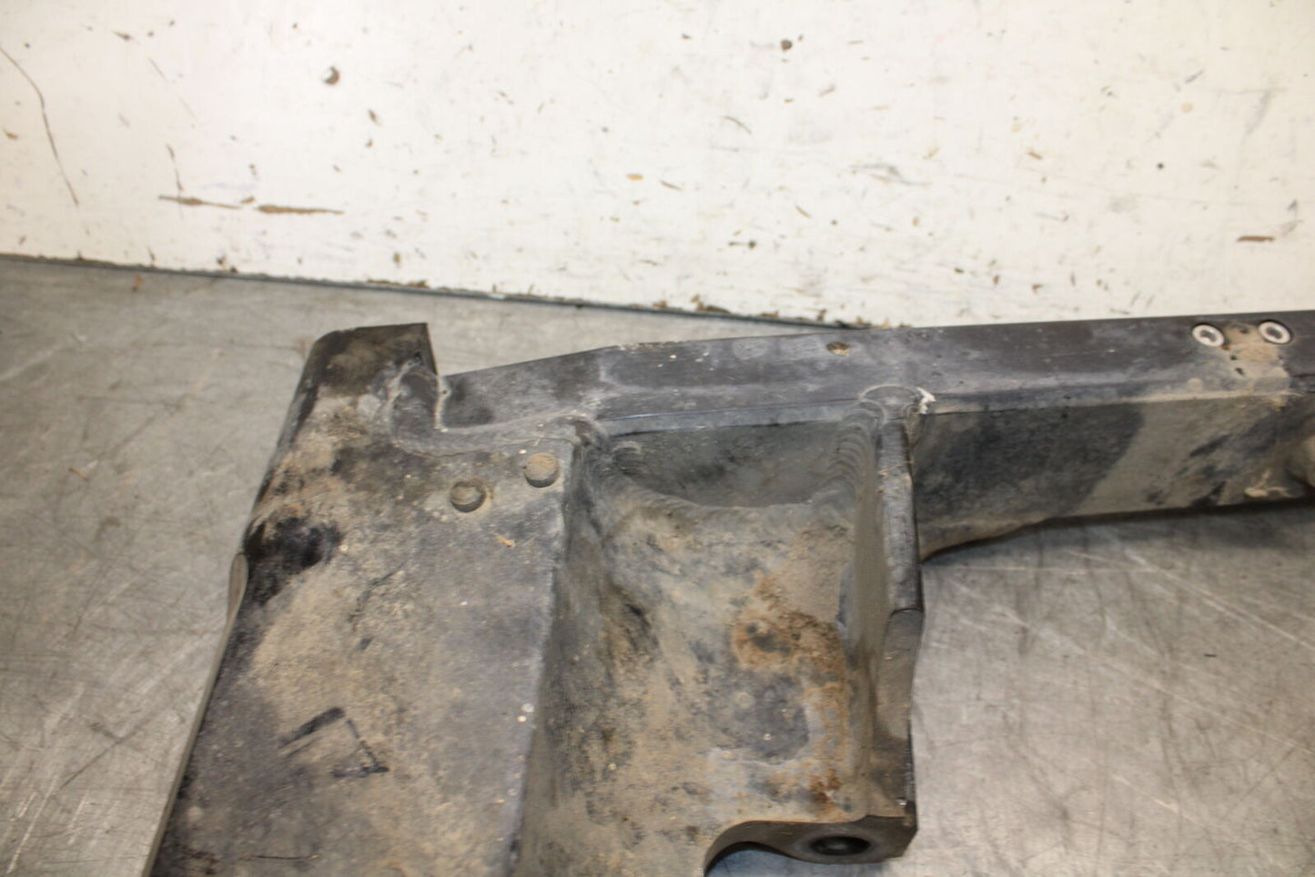 01-06 TRIUMPH TIGER 955I REAR SWINGARM BACK SUSPENSION SWING ARM BB693