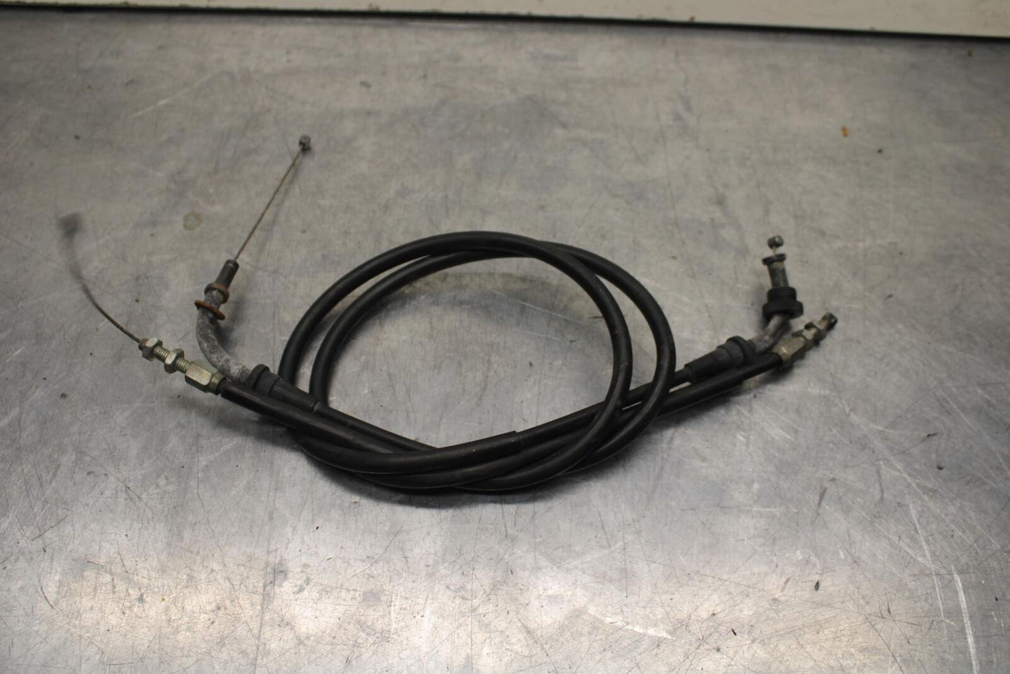 1999 Suzuki GSXR600 THROTTLE CABLES LINES 58300-33E00 58300-33E10 BB608