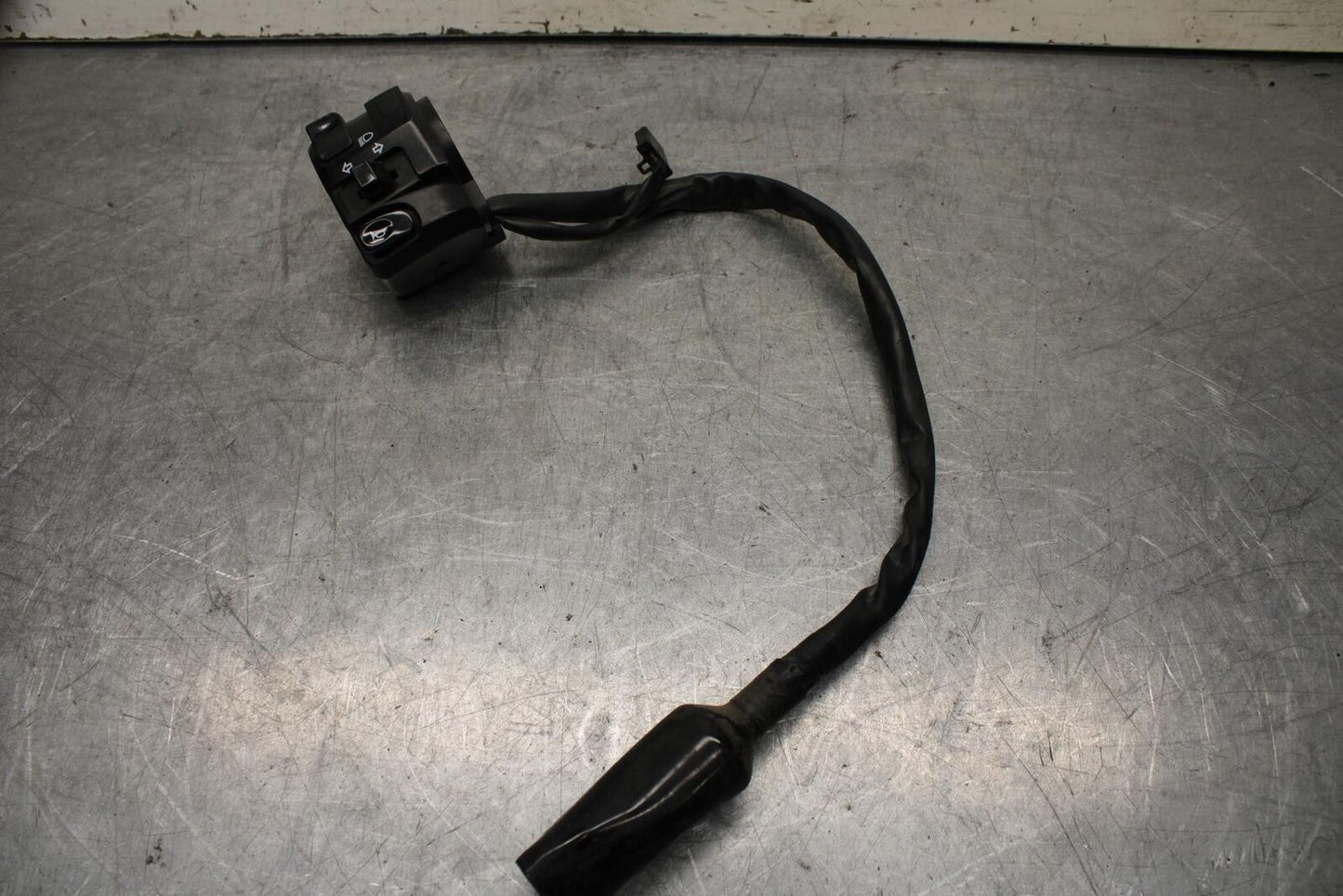 15-16 KAWASAKI EX300 LEFT CLIP ON HANDLE HORN SIGNALS SWITCH BB635