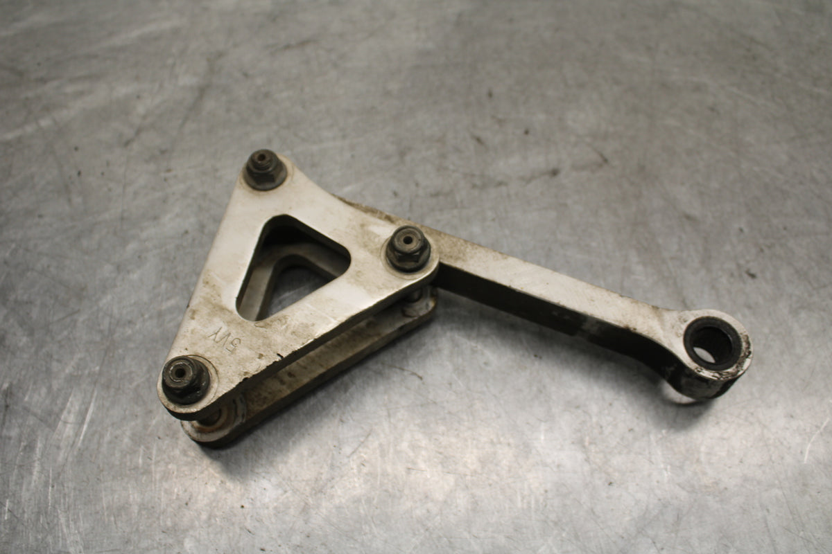 04-06 YAMAHA YZF R1 REAR DOGBONE SHOCK LINKAGE LINK 5VY-2217A-00-00 BB659