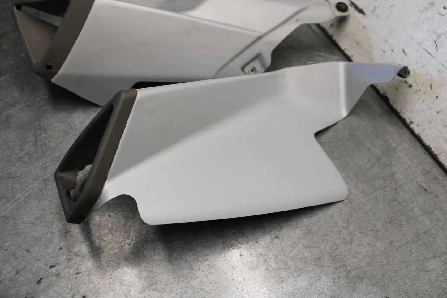 20-23 APRILIA RS660 LEFT RIGHT EXHAUST PIPE COVERS HEAT SHIELDS GUARDS BB667