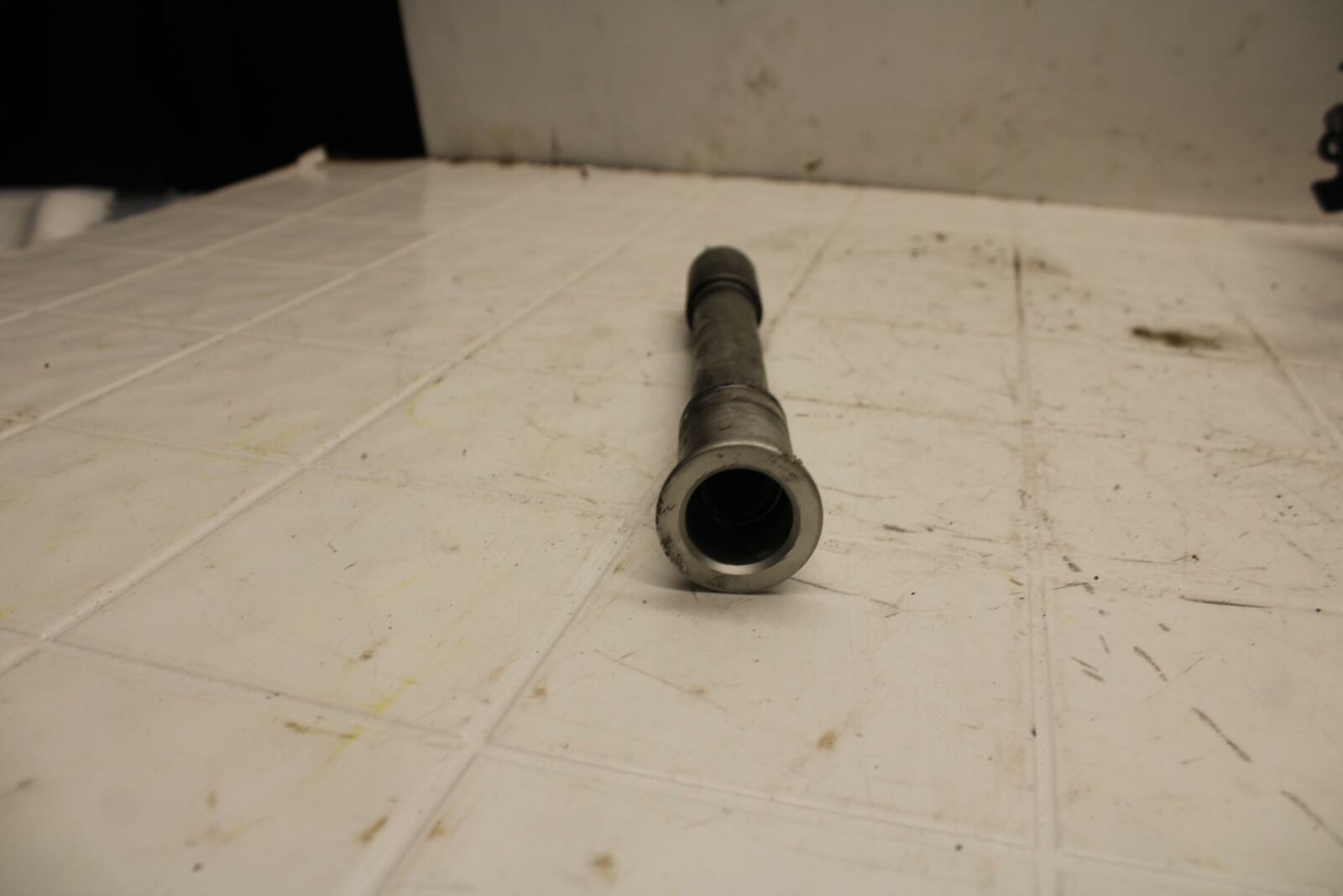 03-05 SUZUKI SV1000 FRONT WHEEL RIM AXLE PIVOT BOLT BB405