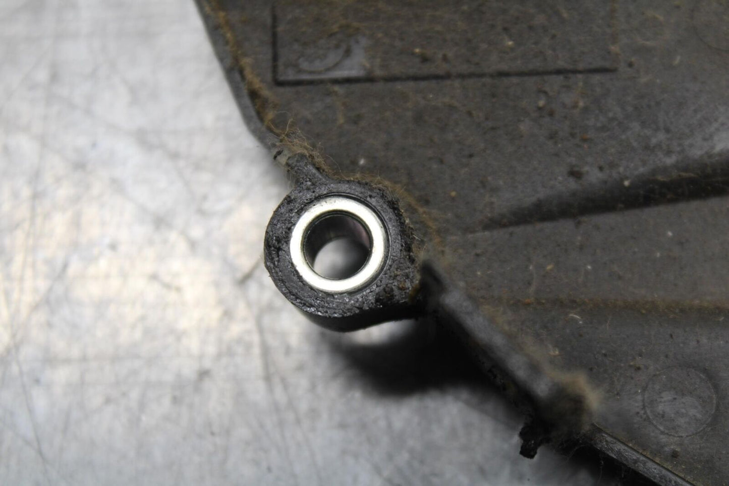 20 SUZUKI GSXR 1000 ENGINE SPROCKET COVER BB597